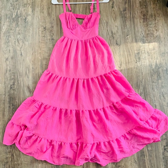 Princess Polly JOELLA MIDI
PINK DRESS - Picture 4 of 6